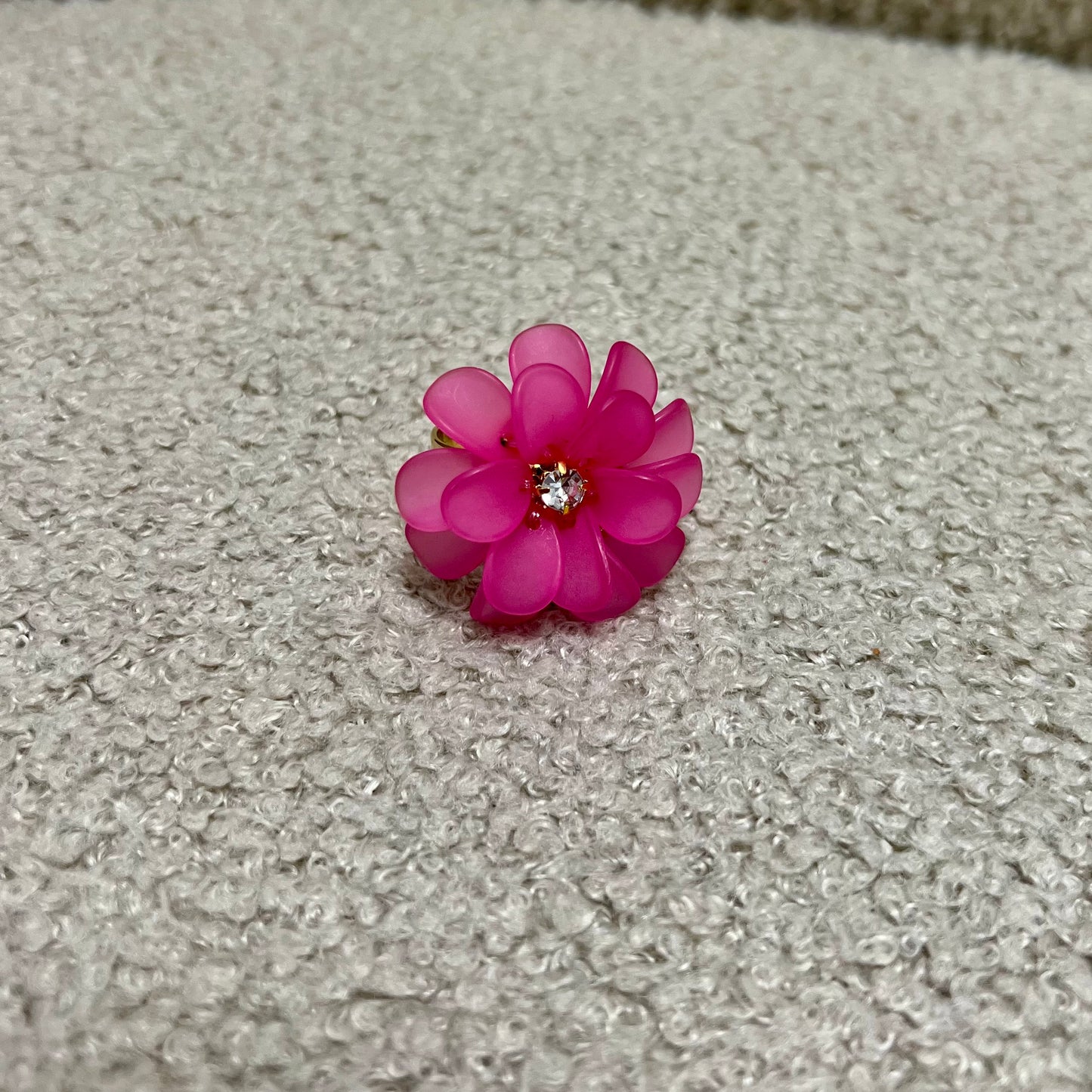 FLOWER STATEMENT RING PINK GOLD