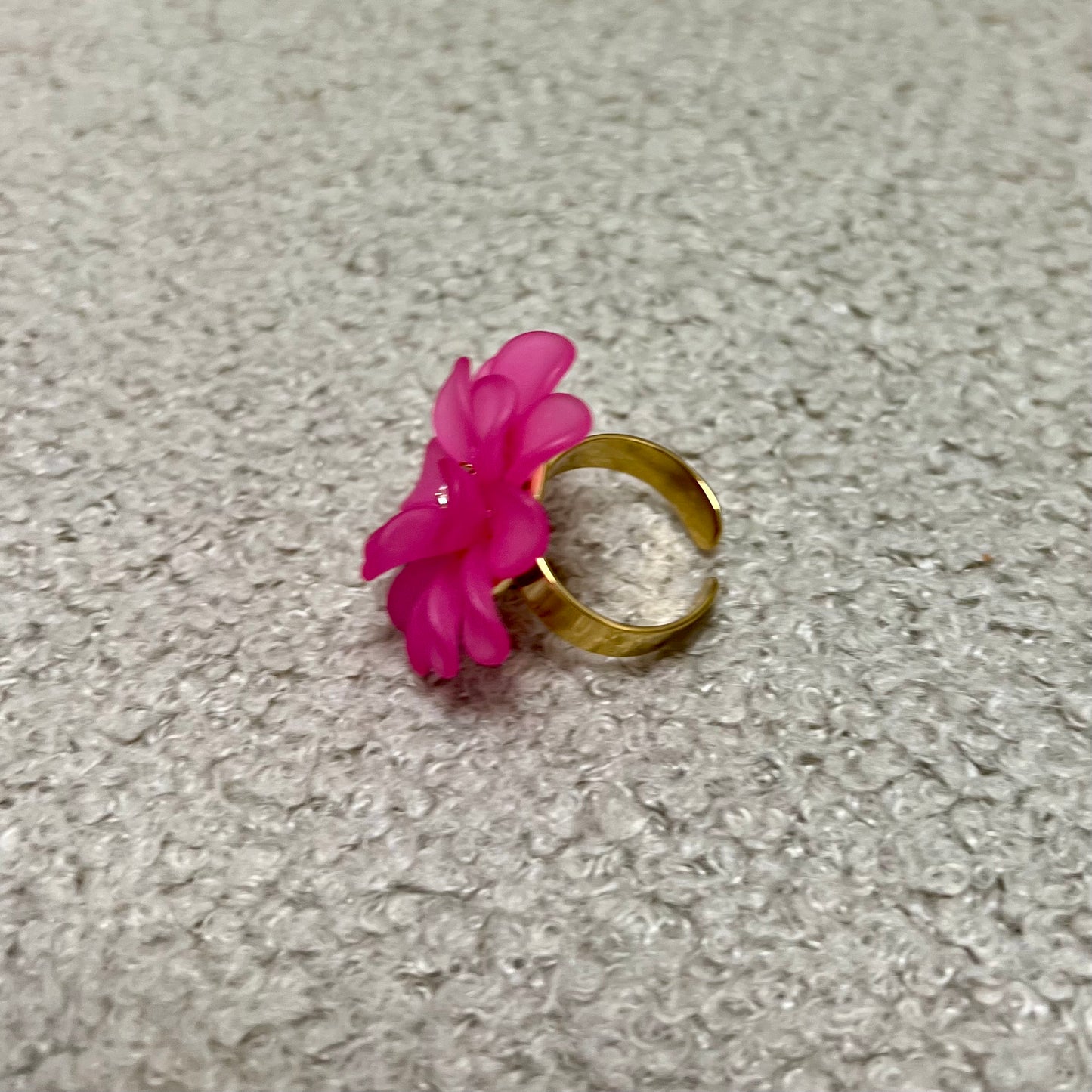FLOWER STATEMENT RING PINK GOLD