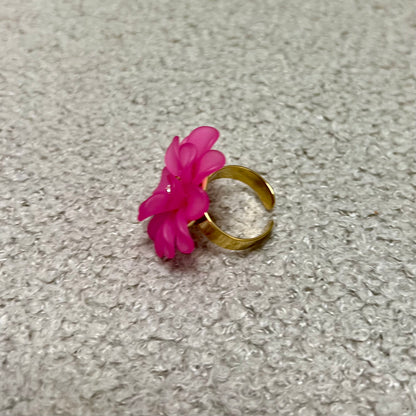 FLOWER STATEMENT RING PINK GOLD